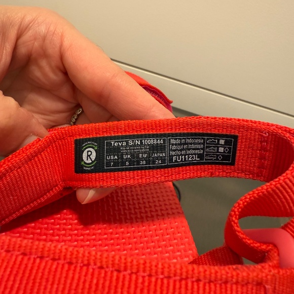 Teva Flatform Sandal sz 7 - Picture 3 of 4